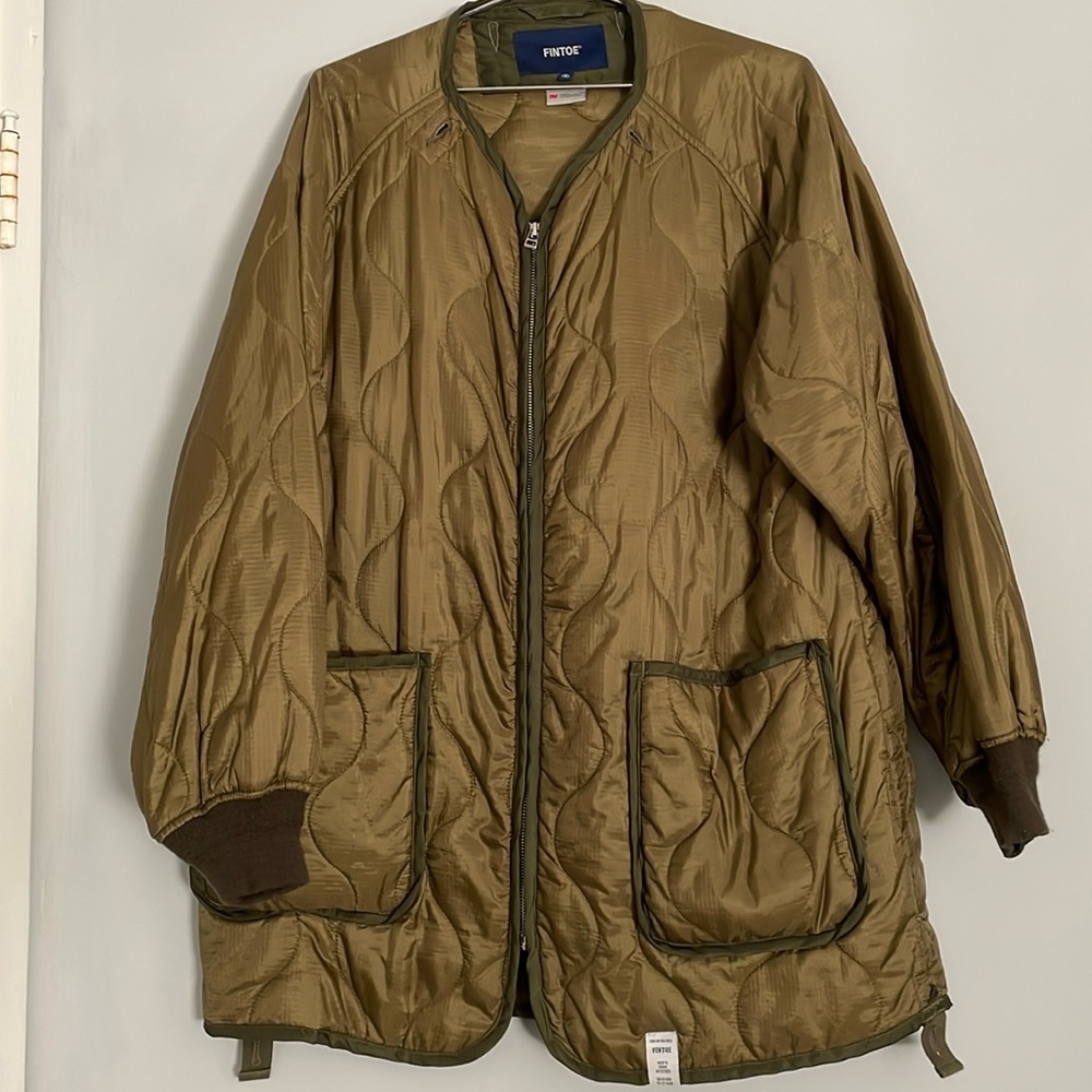Fintoe olive green 3M thinsulate boxy oversized jacket liner style Men’s Medium.